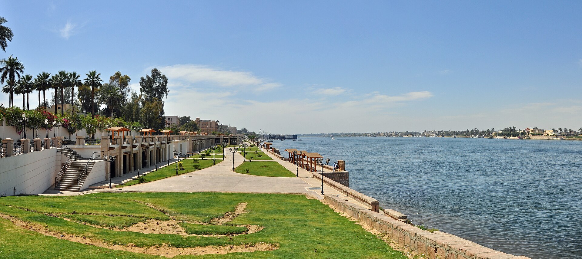 The pedestrianised New Corniche of Luxor in afternoon light — a Gran Museu fieldwork photograph